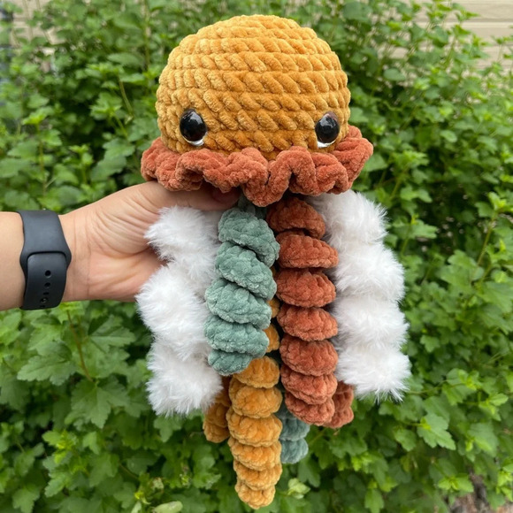 Crocheted Fall JellyFish - Picture 1 of 3
